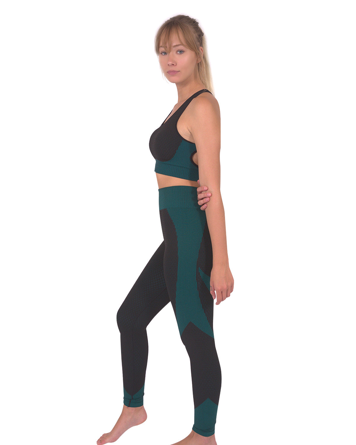 Trois Seamless Sports Bra - Black with Teal Blue
